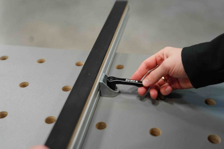 Support rail with clamping bolt Ø 20 mm