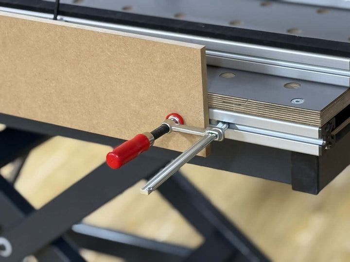 Used Basic lift table with accessories