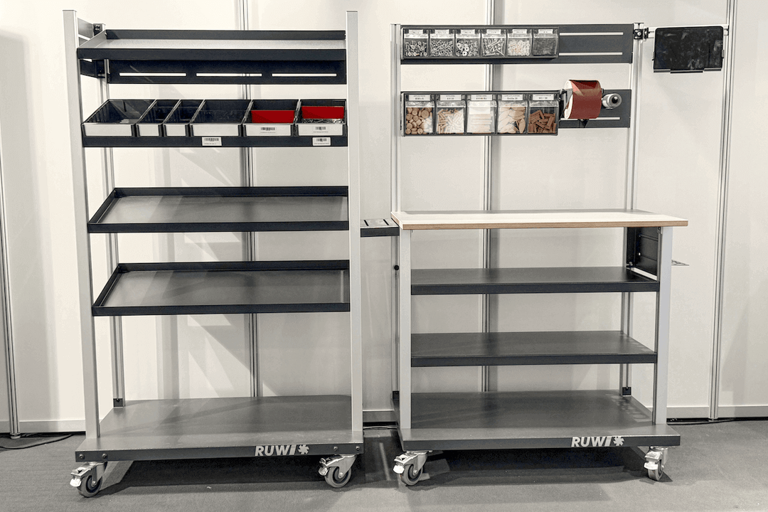 Functional side / connecting element