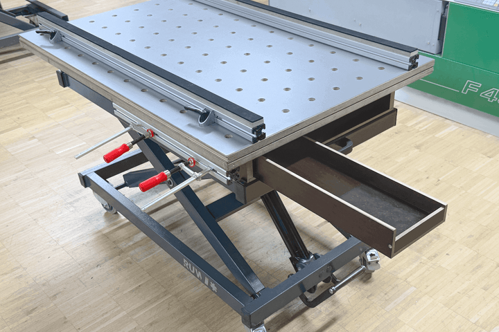 RUWI Premium lift table used with accessories
