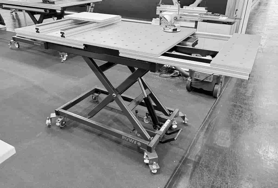 RUWI Hubtisch Classic Vorführtisch Holzhandwerk Messe