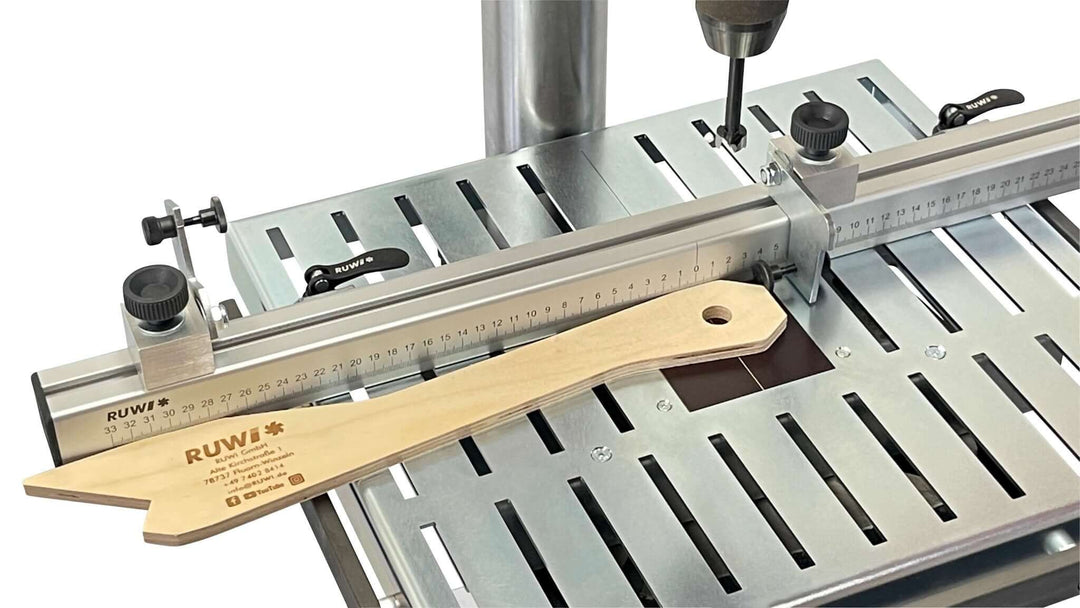 Klappanschlag mit Feineinstellung für Anschlaglineal Bohrtisch - RUWI I Werkzeuge für Holzprofis