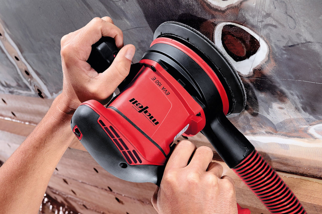 Ponceuse excentrique EVA 150 E / 5 dans la gamme T-MAX – en action
