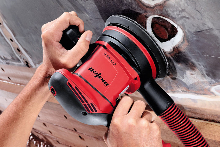 Ponceuse excentrique EVA 150 E / 5 dans la gamme T-MAX – en action