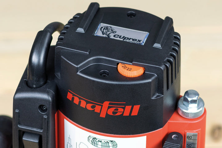Mafell Oberfräse LO 65 Ec: Der CUprex Motor mit Digital-Elektronik lässt sich stufenlos auf unterschiedlichste Materialien und Fräserdurchmesser einstellen