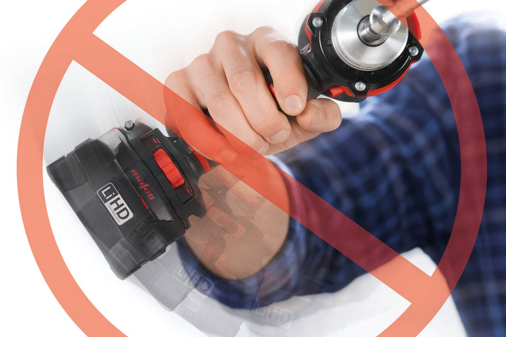 Mafell ASB18 Akku-Schlagbohrschr.: Die elektronische Anti-Kickback-Funktion bietet Sicherheit durch aktive Motorabschaltung und schützt das Handgelenk vor plötzlicher…