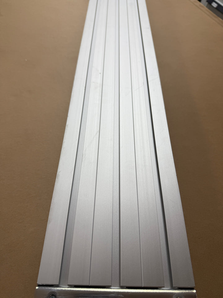 Long table extension for mounting rail