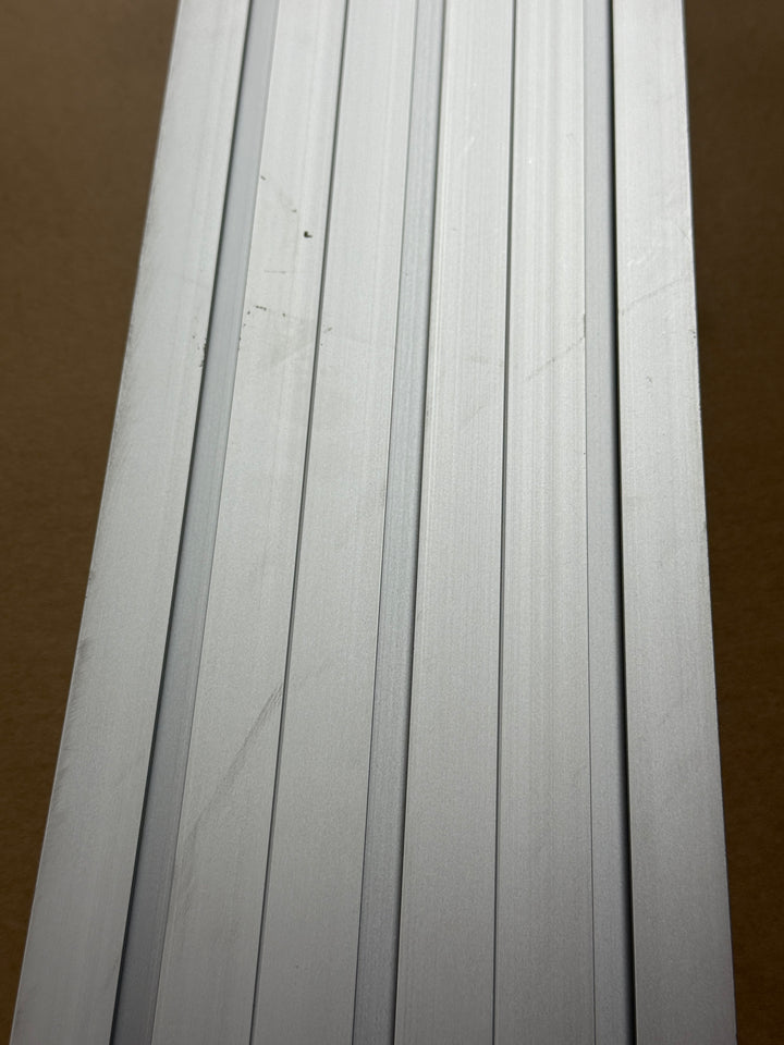 Long table extension for mounting rail