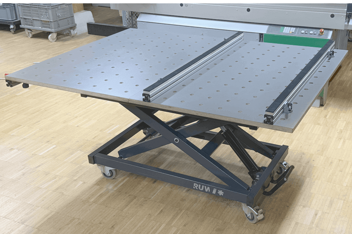 RUWI Premium lift table used with accessories