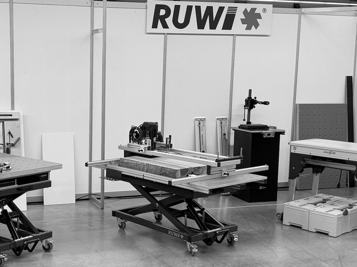 RUWI Hubtisch Classic mit Werkstückauflage - Messerückläufer