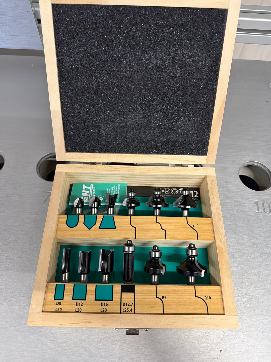 Fräser-Set 12-teilig Schaft 8mm mit Holzkassette