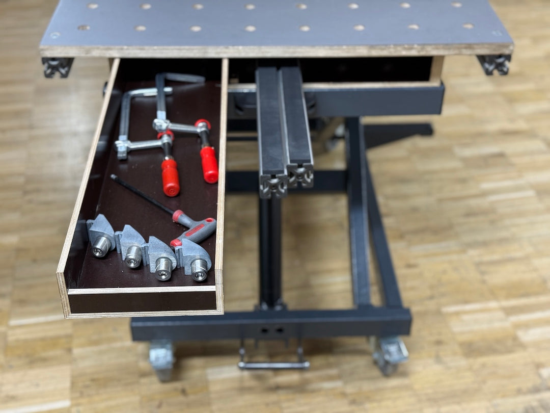 Gebruikte Basic heftafel met accessoires