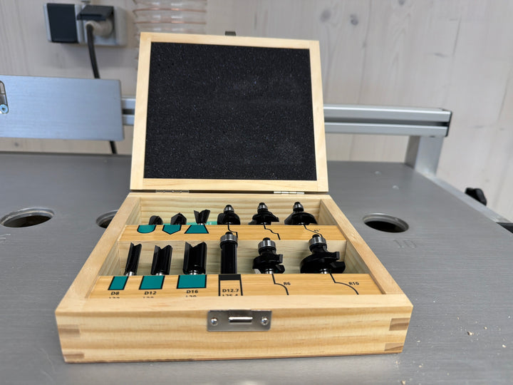 Fräser-Set 12-teilig Schaft 8mm mit Holzkassette